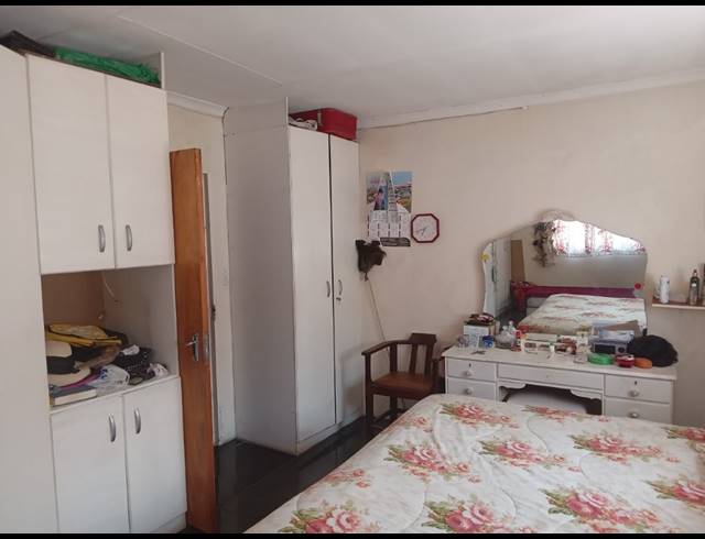 2 BEDROOM HOUSE FOR SALE IN TSAKANE
